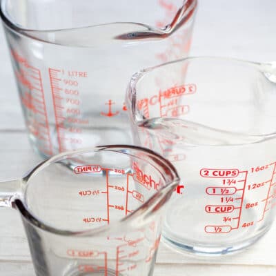 加仑指南中多少杯的多种量杯。